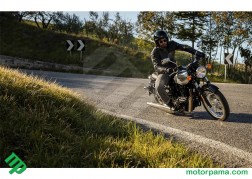 Benelli imperiale tra le curve